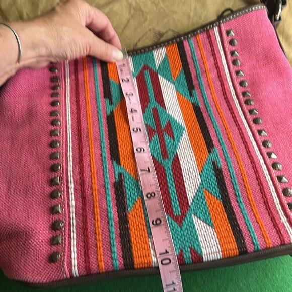 MONTANA WEST PINK AZTAC COLLECTION TOTE WITH DUST COVER - Picture 14 of 16